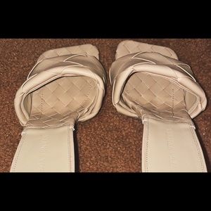 Bottega Veneta Lido Sandal Inspired